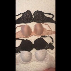 Lot of 4 32DDD Victoria secret bras